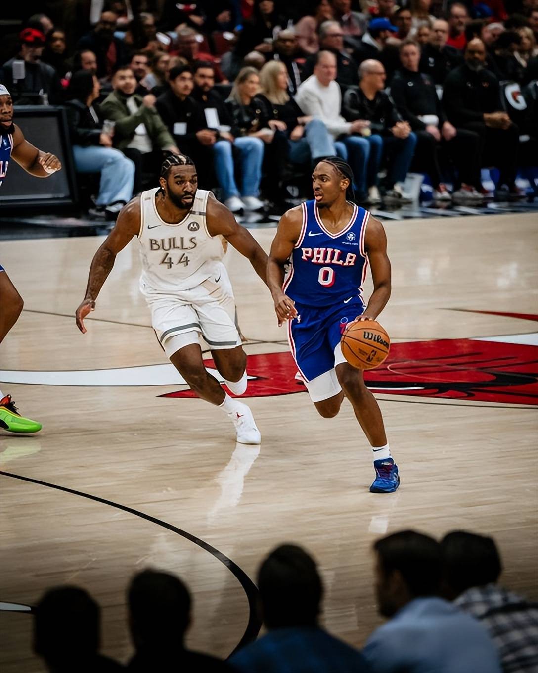 篮球联赛中,每场比赛都要分出胜负,每队胜一场得2分